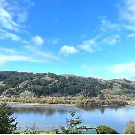 Rogue River Landing Resort Gold Beach Buitenkant foto